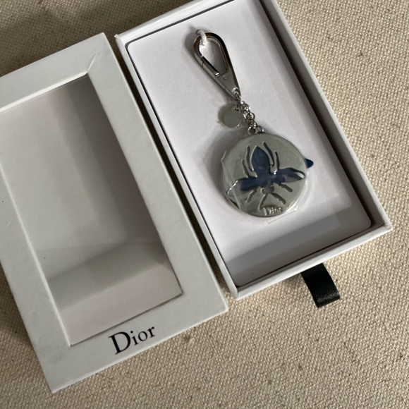 Somewhat Rare “Bee” Logo Keychain/Bag Charm - Picture 2 of 3